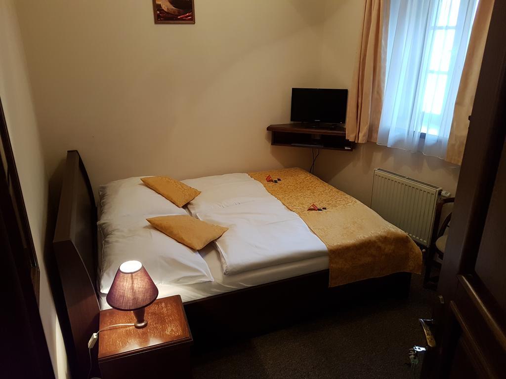 Hotel Barbora Cesky Krumlov Bagian luar foto