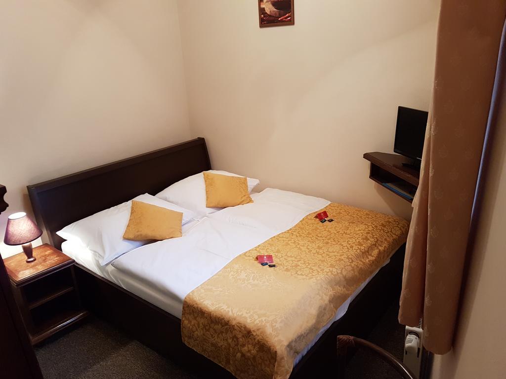 Hotel Barbora Cesky Krumlov Bagian luar foto